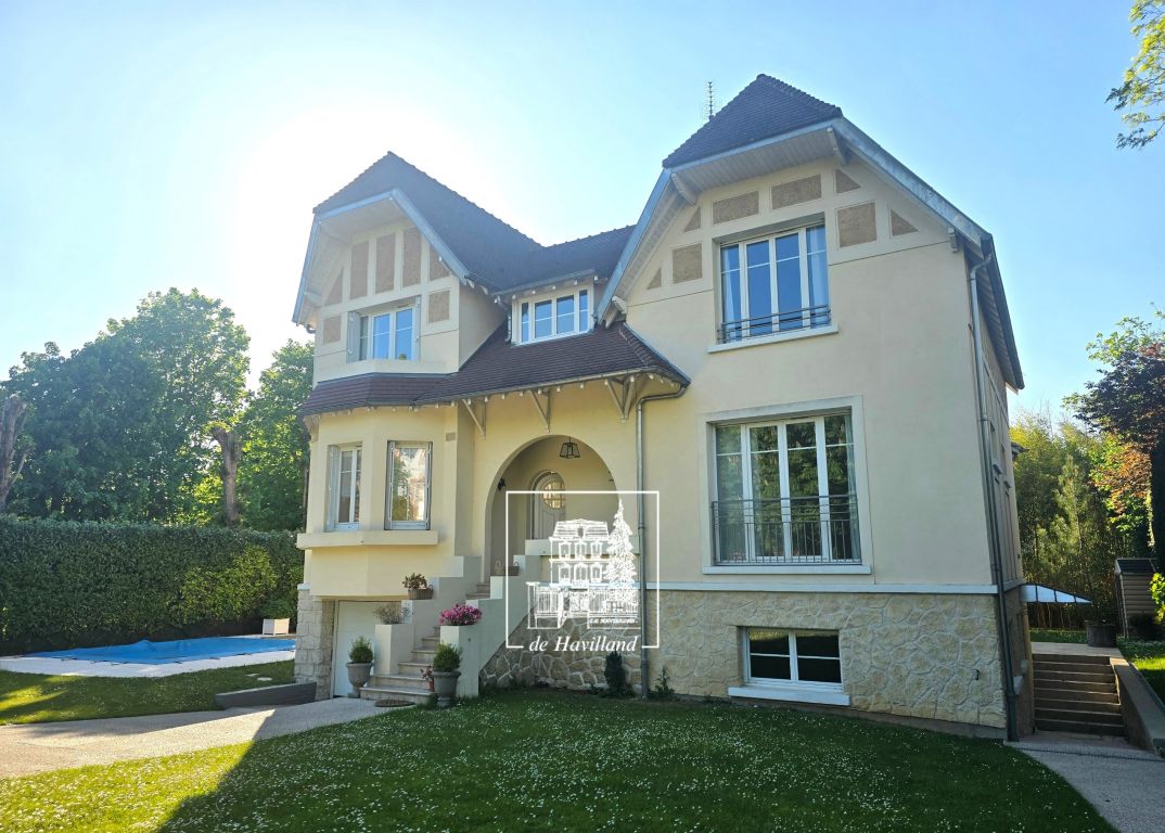 maison 9 pièces en location sur LE VESINET (78110)
