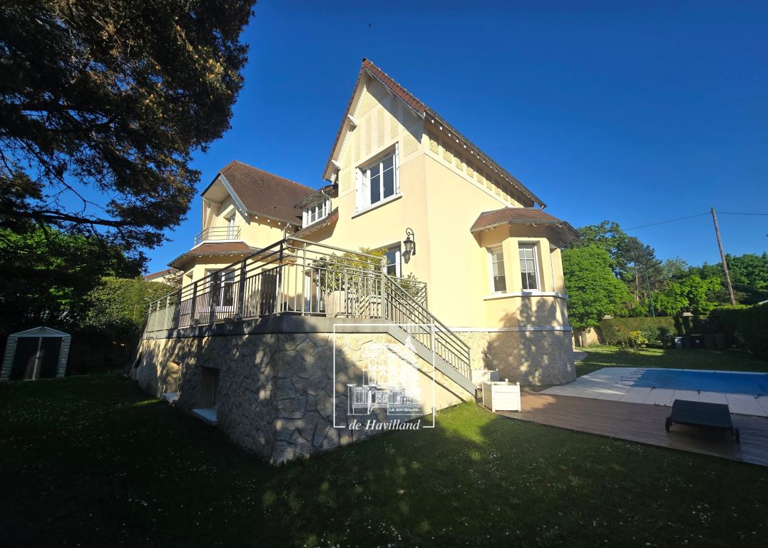 maison 9 pièces en location sur LE VESINET (78110)