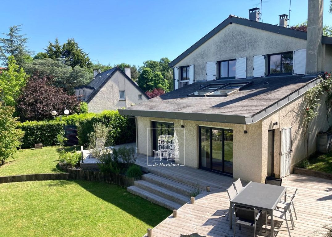 maison 7 pièces en location sur LA CELLE ST CLOUD (78170)