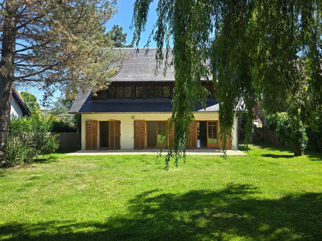 house 8 rooms for rent on LA CELLE ST CLOUD (78170)