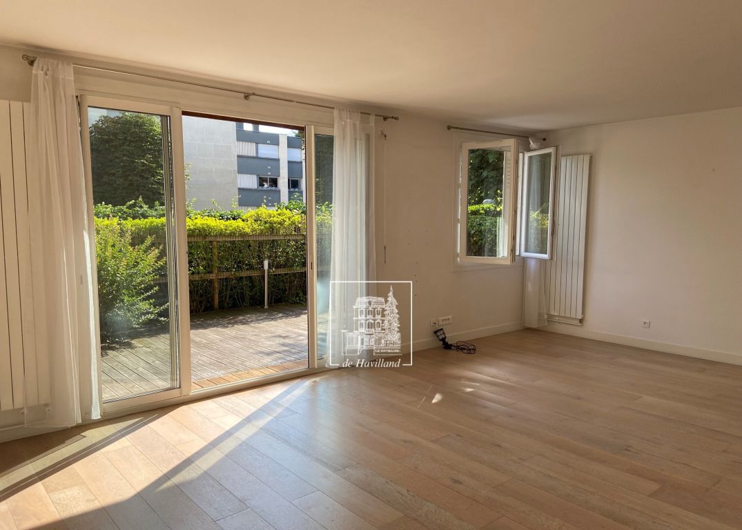 apartment 7 rooms for rent on VILLE D AVRAY (92410)