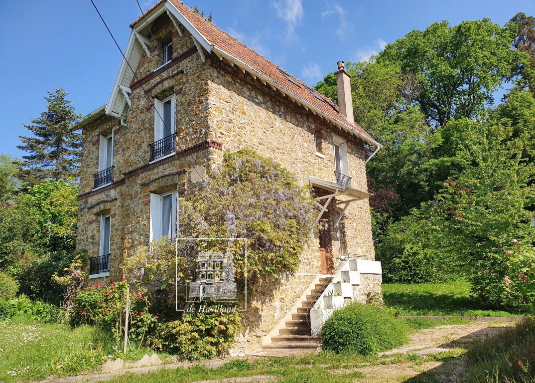 house 9 rooms for rent on GARCHES (92380)