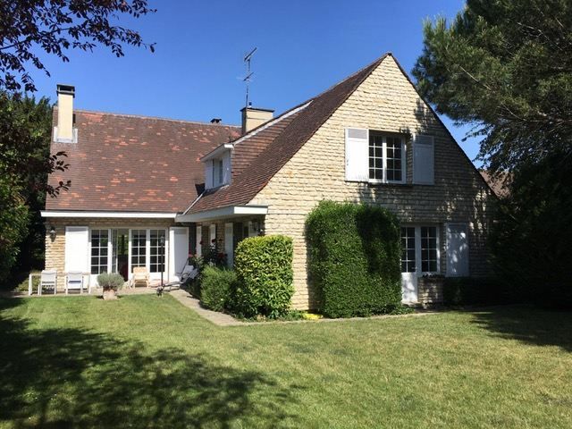 house 9 rooms for rent on CHAMBOURCY (78240)