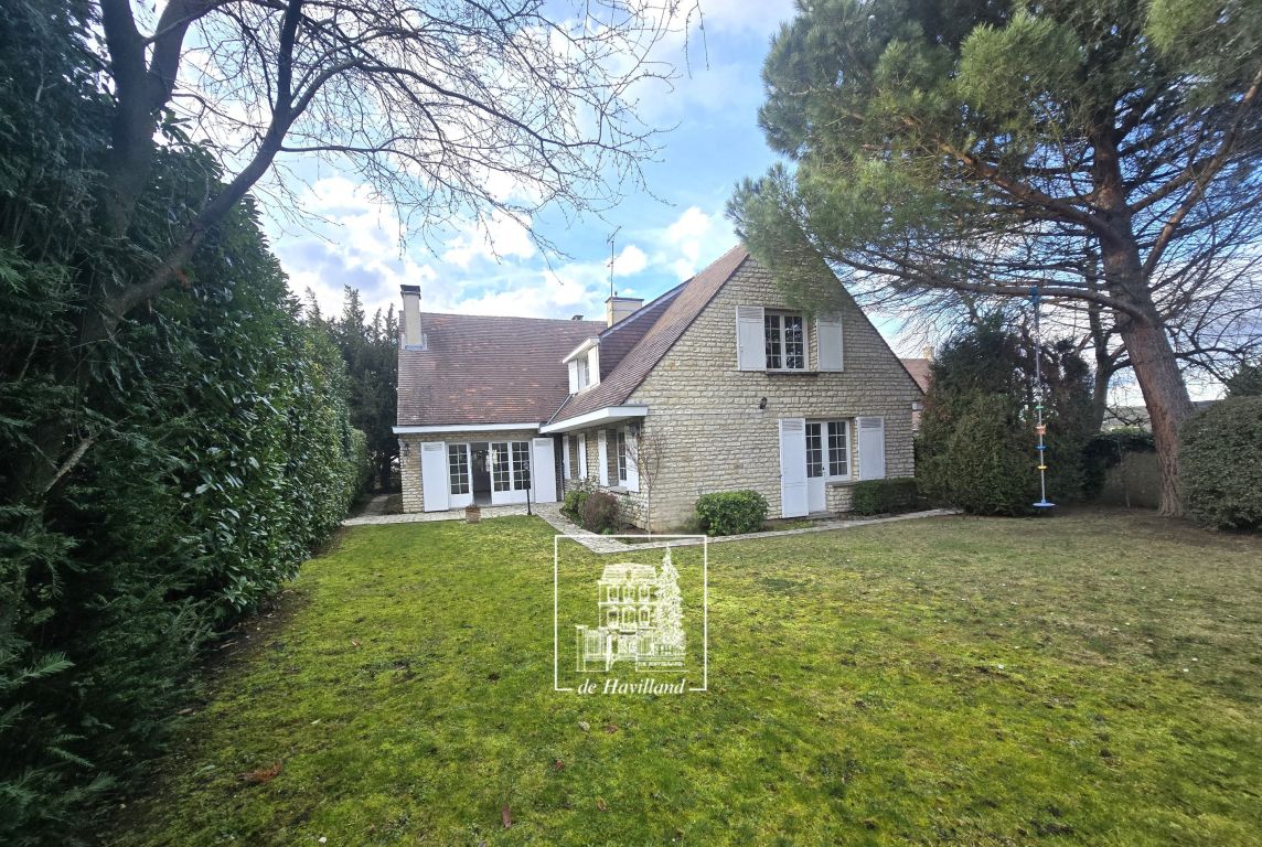 house 9 rooms for rent on CHAMBOURCY (78240)