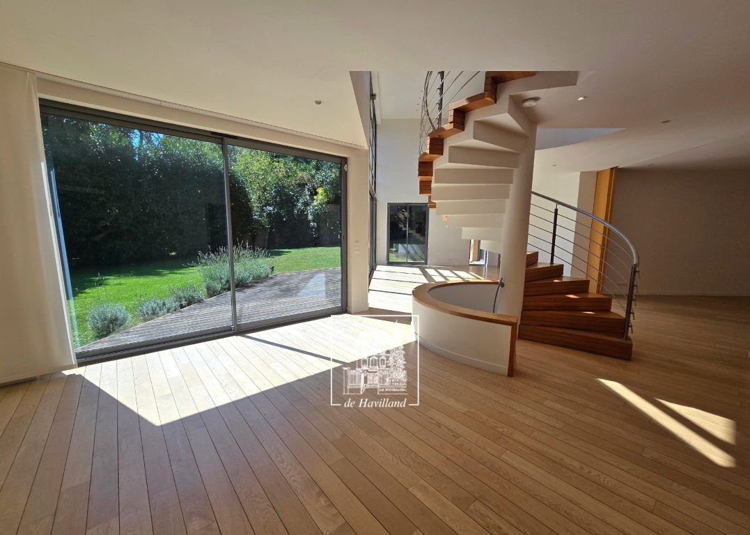 maison 8 pièces en location sur GARCHES (92380)