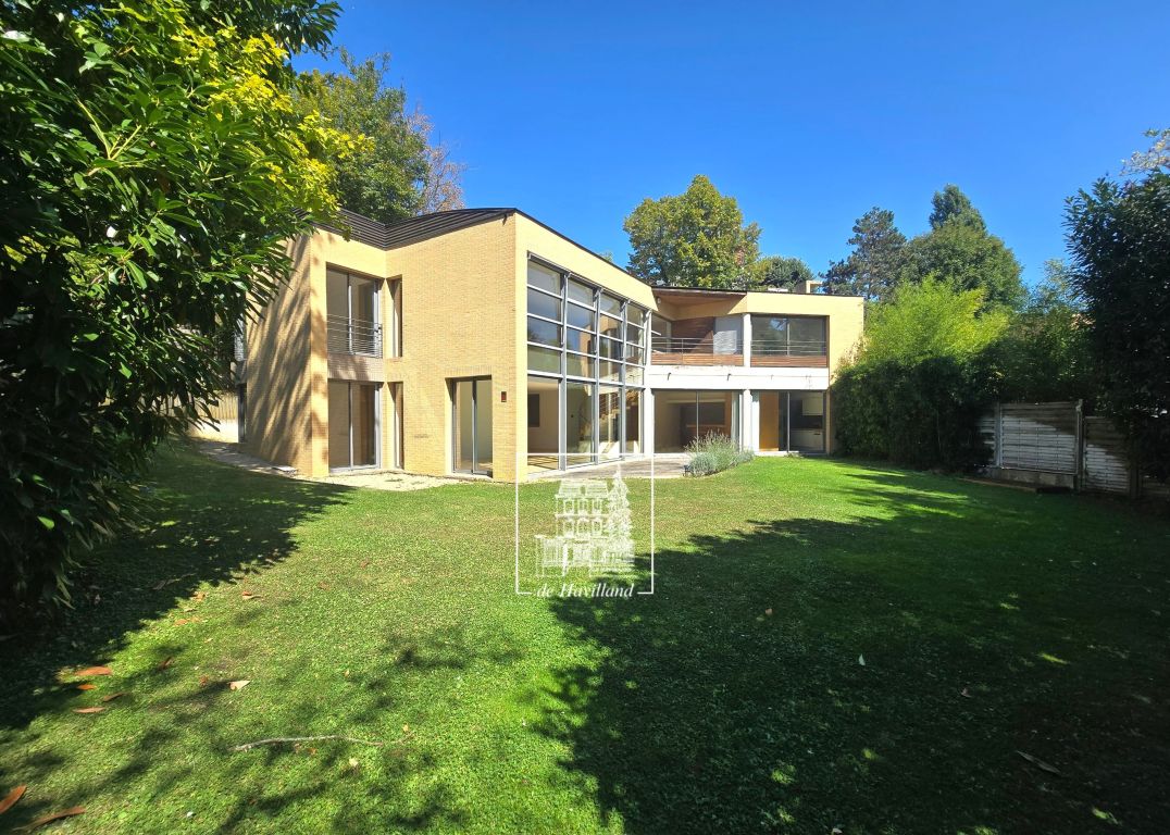 house 8 rooms for rent on GARCHES (92380)