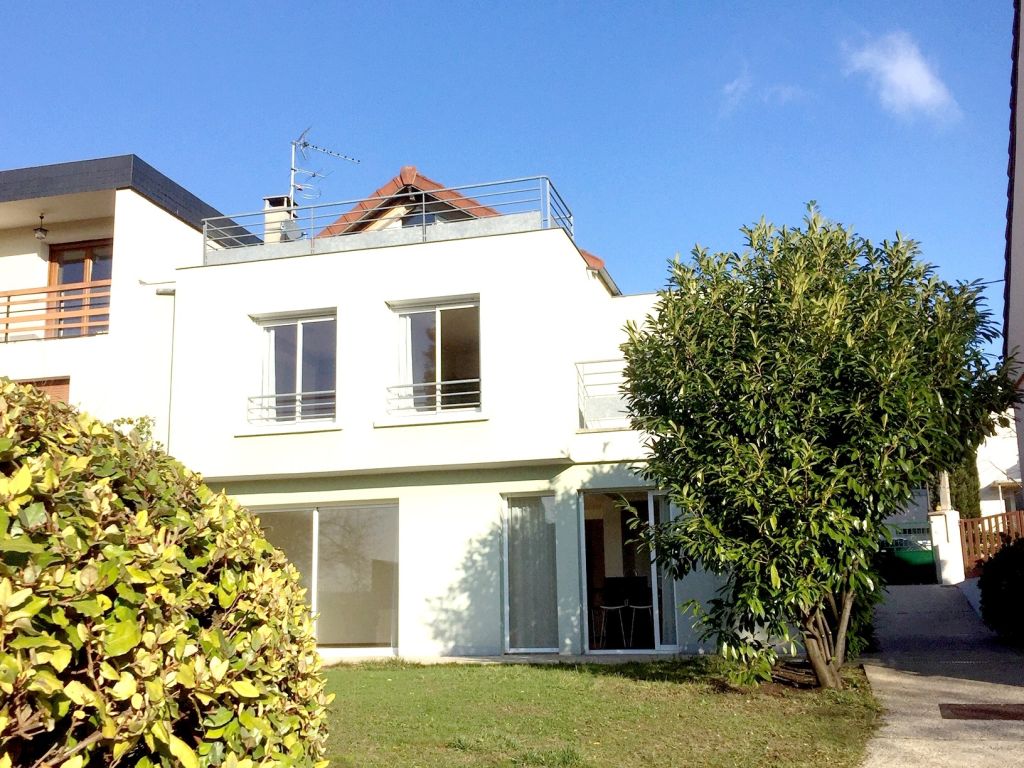 house 7 rooms for rent on RUEIL MALMAISON (92500)