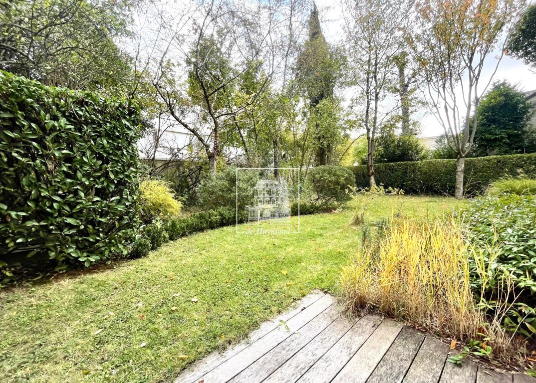 apartment 6 rooms for rent on ST CLOUD (92210)