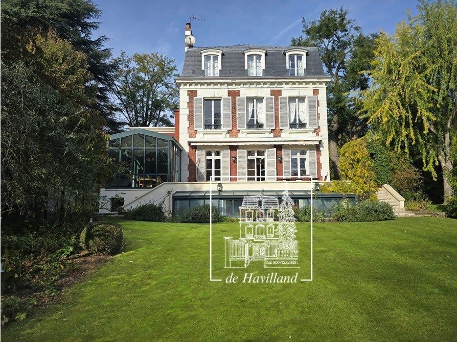 maison 11 pièces en location sur ST CLOUD (92210)