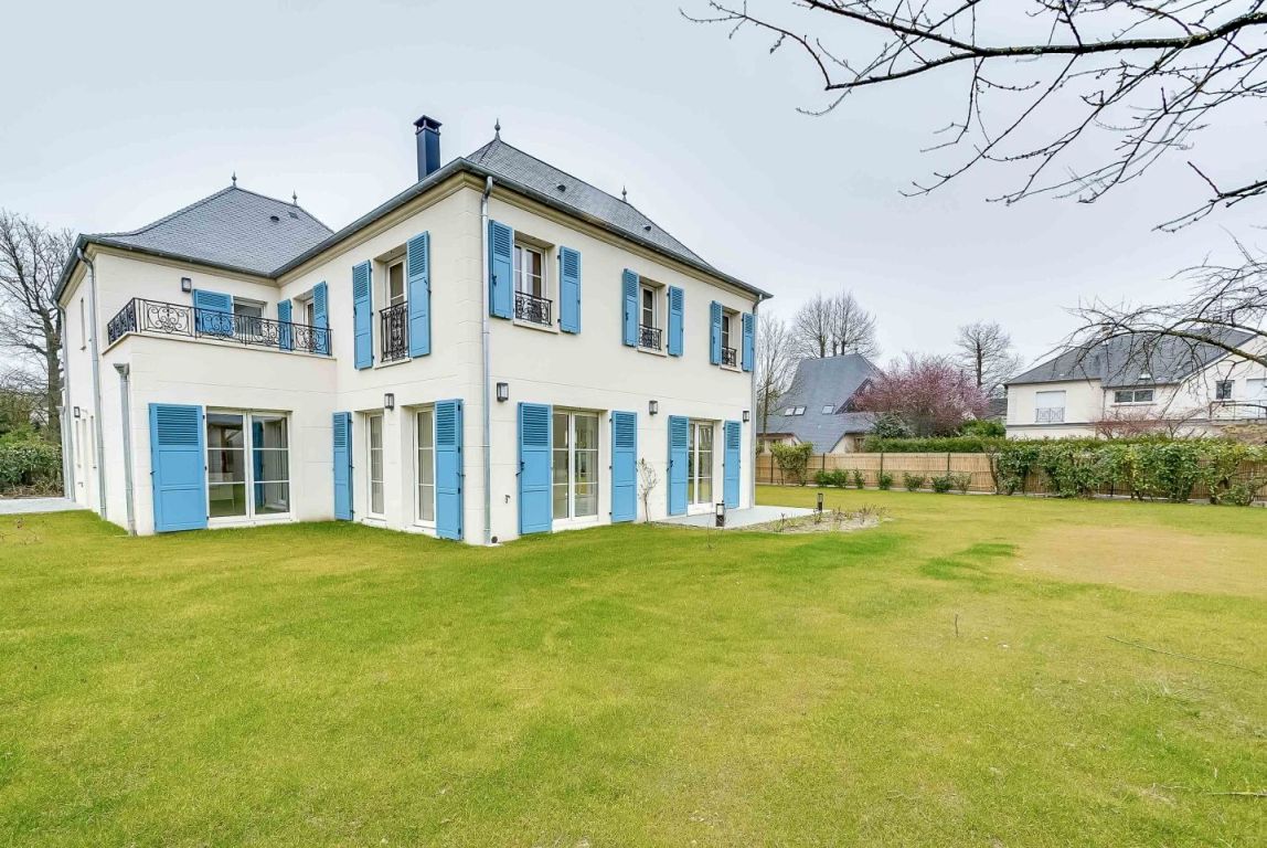 house 7 rooms for rent on LA CELLE ST CLOUD (78170)