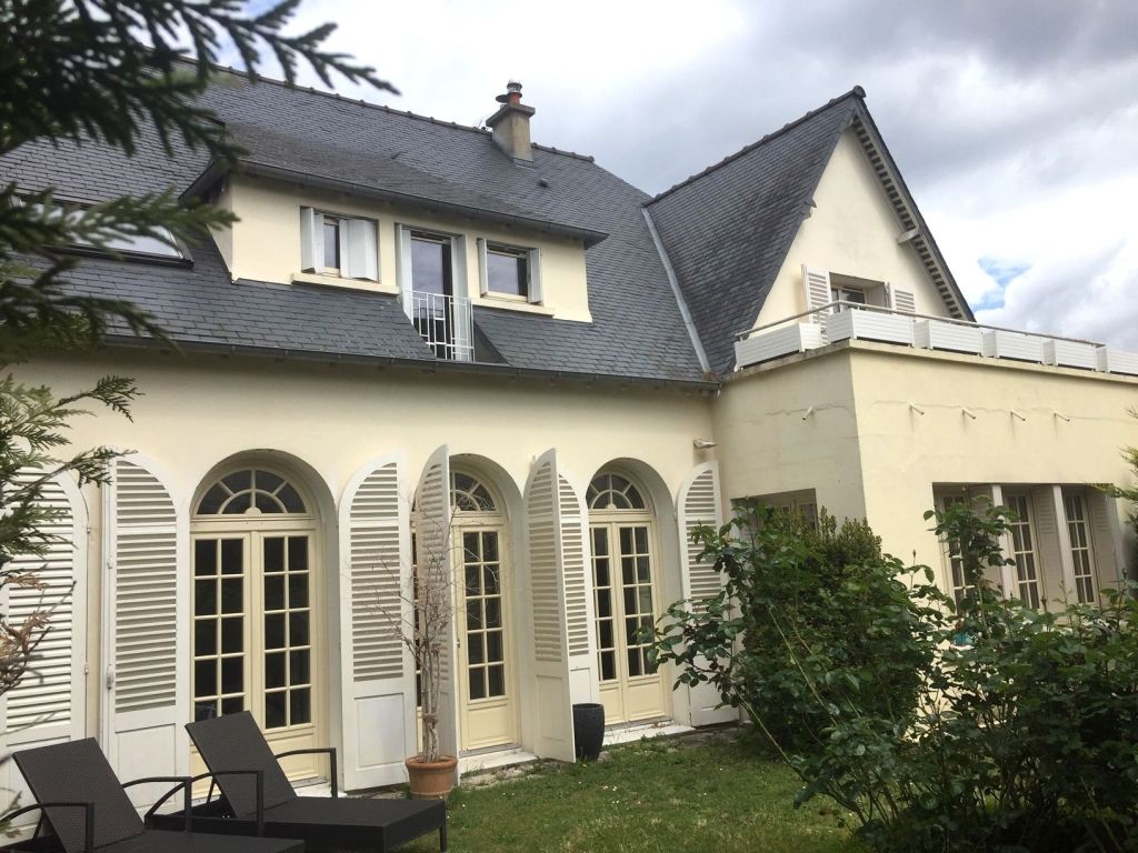 house 9 rooms for rent on GARCHES (92380)