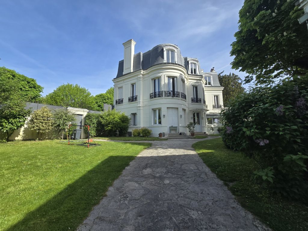 maison 9 pièces en location sur GARCHES (92380)