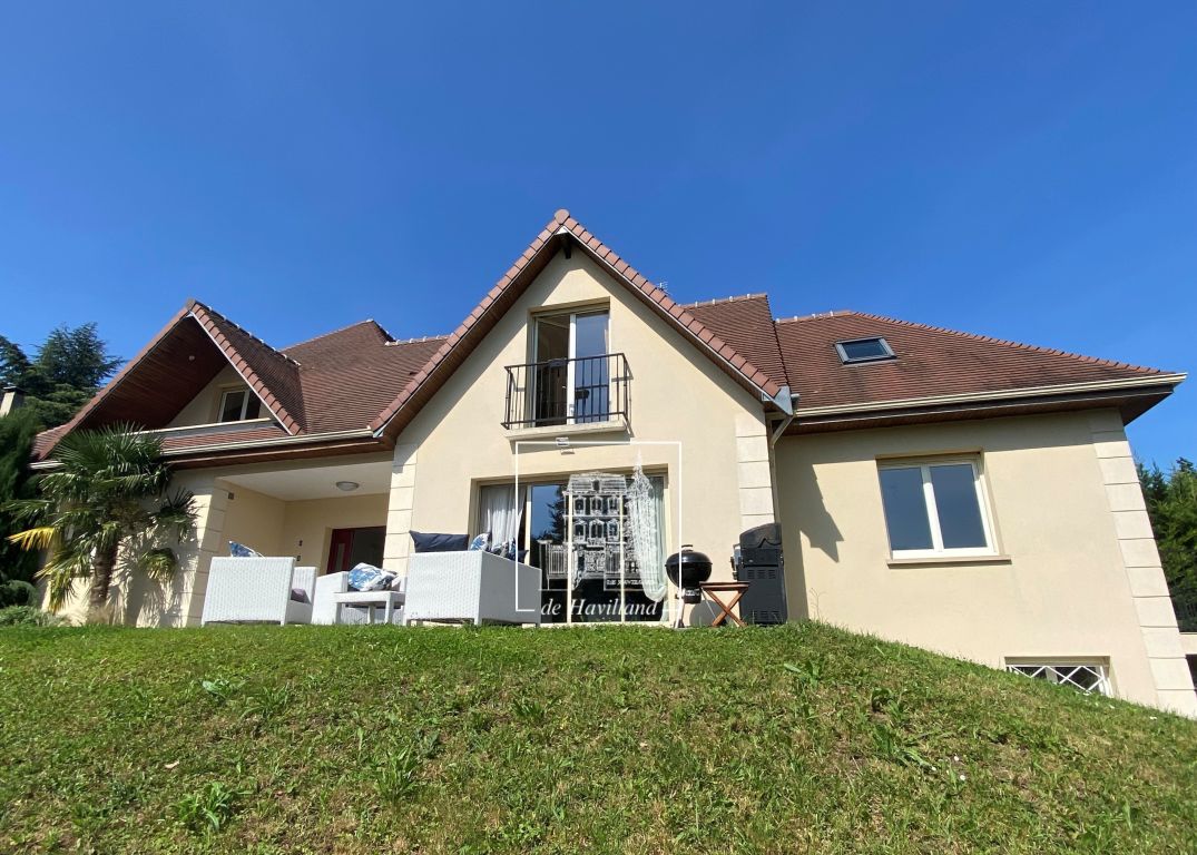 maison 9 pièces en location sur LA CELLE ST CLOUD (78170)