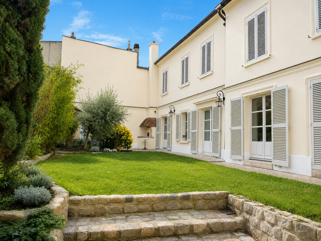 maison 10 pièces en location sur LA CELLE ST CLOUD (78170)