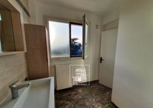 apartment 4 rooms for rent on GARCHES (92380)