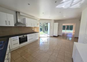 maison 9 pièces en location sur VAUCRESSON (92420)