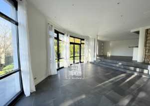 house 9 rooms for rent on GARCHES (92380)