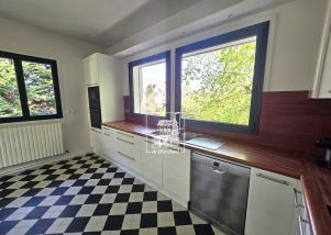 maison 8 pièces en location sur LA CELLE ST CLOUD (78170)