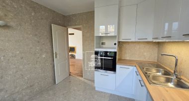 house 5 rooms for rent on GARCHES (92380)