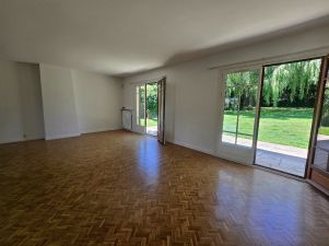 house 8 rooms for rent on LA CELLE ST CLOUD (78170)