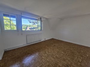 house 8 rooms for rent on LA CELLE ST CLOUD (78170)