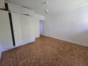 house 8 rooms for rent on LA CELLE ST CLOUD (78170)
