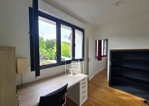 house 9 rooms for rent on RUEIL MALMAISON (92500)
