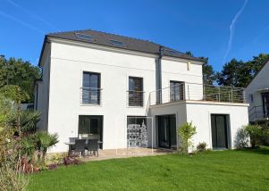 maison 8 pièces en location sur LA CELLE ST CLOUD (78170)