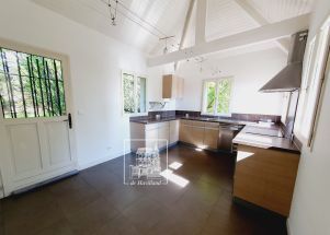 house 9 rooms for rent on GARCHES (92380)