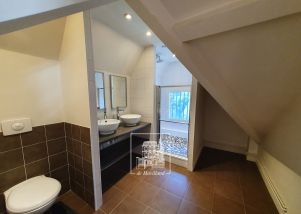 house 9 rooms for rent on GARCHES (92380)