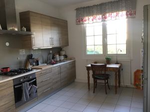 house 9 rooms for rent on CHAMBOURCY (78240)