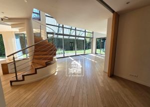 house 8 rooms for rent on GARCHES (92380)
