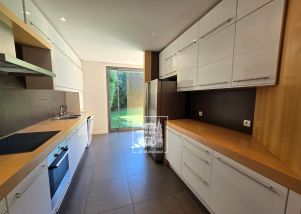house 8 rooms for rent on GARCHES (92380)
