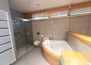 house 8 rooms for rent on GARCHES (92380)