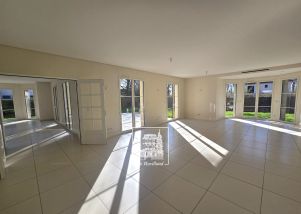 house 7 rooms for rent on LA CELLE ST CLOUD (78170)