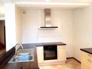 house 7 rooms for rent on RUEIL MALMAISON (92500)