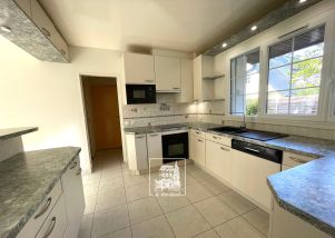 house 7 rooms for rent on CHATOU (78400)