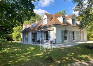 house 7 rooms for rent on LE VESINET (78110)