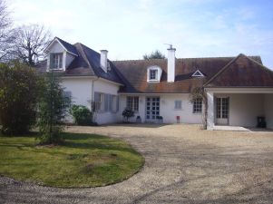 house 7 rooms for rent on LE VESINET (78110)
