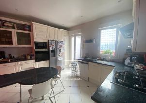 house 6 rooms for rent on LE VESINET (78110)