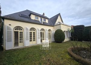 house 9 rooms for rent on GARCHES (92380)