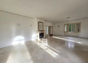 house 9 rooms for rent on GARCHES (92380)