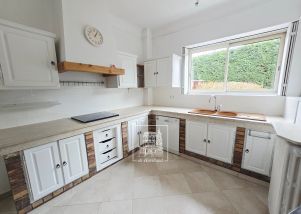 house 9 rooms for rent on GARCHES (92380)