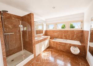 house 9 rooms for rent on GARCHES (92380)