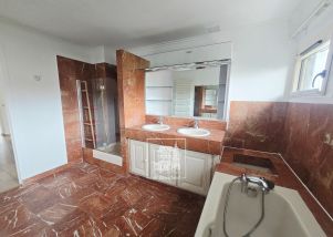 house 9 rooms for rent on GARCHES (92380)