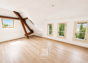 house 9 rooms for rent on GARCHES (92380)