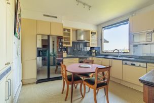 apartment 6 rooms for sale on ST CLOUD (92210)