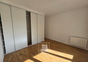 apartment 6 rooms for rent on ST CLOUD (92210)