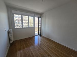 apartment 5 rooms for rent on ST CLOUD (92210)
