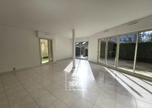 apartment 5 rooms for rent on ST CLOUD (92210)